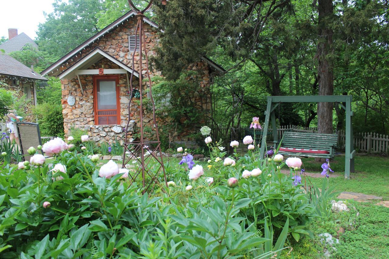 Rock Cottage Gardens B&B Eureka Springs Zewnętrze zdjęcie